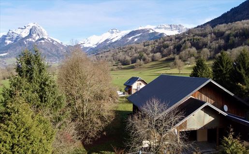 Terrain 9 pièces 209 m² · à Ecole · 209 m² · 335 000 €