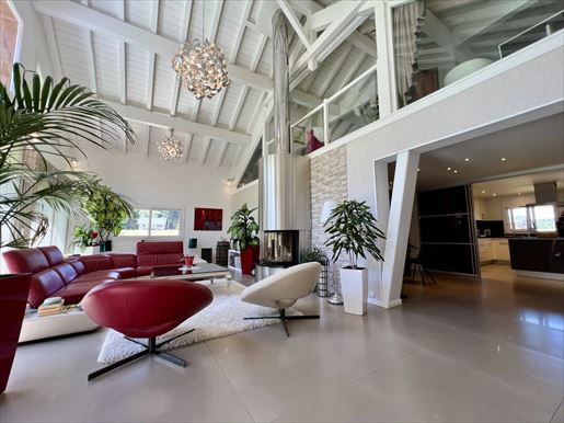Maison 8 pièces 167 m² · à Chambéry · 167 m² · 728 000 €