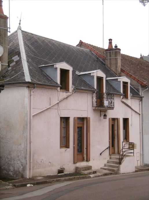 Maison 6 pièces 117 m² · à Luzy · 117 m² · 69 500 €