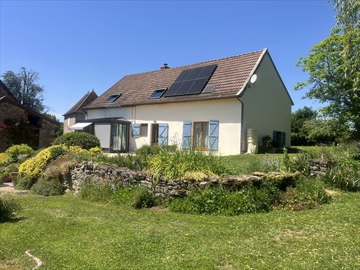 Maison 7 pièces 172 m² · à Charolles · 172 m² · 290 000 €