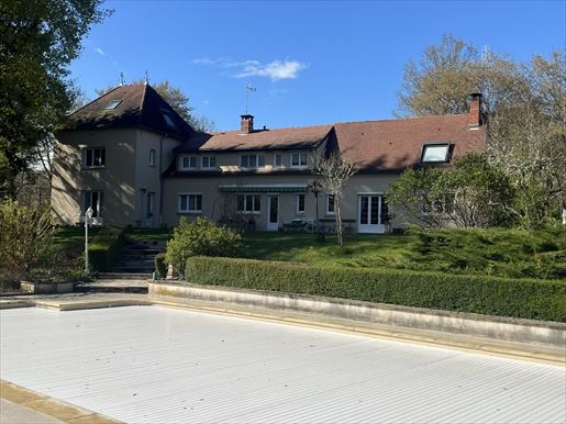 Maison 12 pièces 300 m² · à Paray-le-Monial · 300 m² · 598 000 €