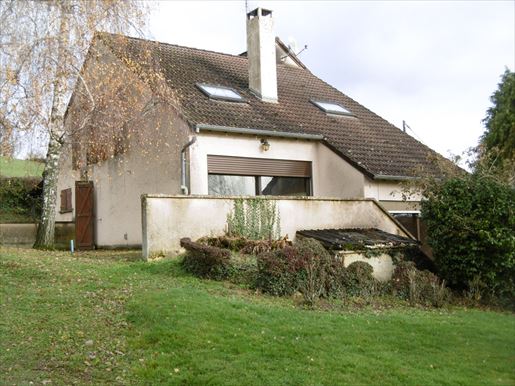 Maison 5 pièces 123 m² · à Saint-Julien-de-Civry · 123 m² · 180 000 €