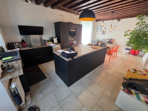 Maison 8 pièces 203 m² · à Mareuil-sur-Arnon · 203 m² · 332 000 €