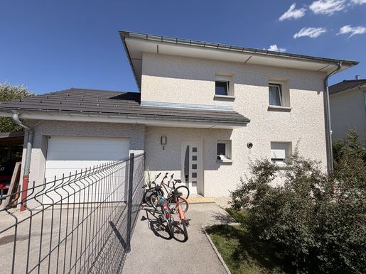 Maison 5 pièces 120 m² · à Verrières-de-Joux · 120 m² · 485 000 €