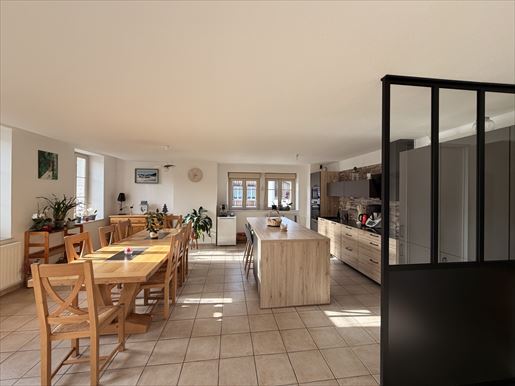 Appartement 5 pièces 115 m² · à Mouthe · 115 m² · 285 000 €