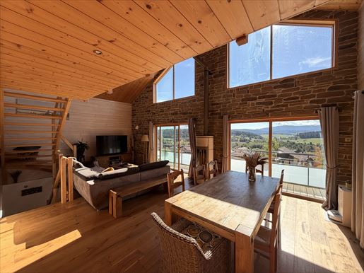 7 pièces 150 m² · à Vaux-Et-Chantegrue · 150 m² · 588 000 €
