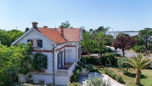 Maison 10 pièces 340 m² · à Port-des-Barques · 340 m² · 1 249 500 €