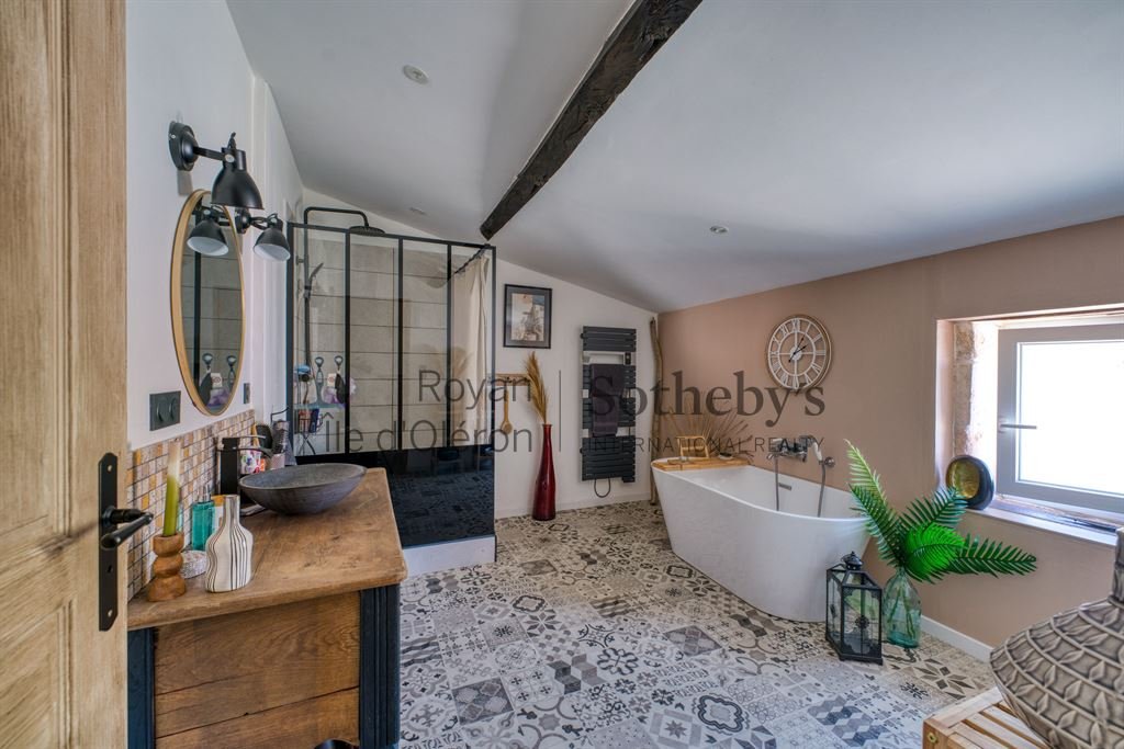 Maison à vendre, 530m², Saint-Sulpice-de-Royan