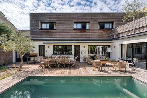 Maison 8 pièces 180 m² · à Saint-Palais-sur-Mer · 180 m² · 1 470 000 €