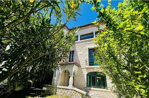 Maison 12 pièces 333 m² · à Royan · 333 m² · 1 090 000 €