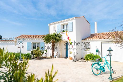 Maison 10 pièces 300 m² · à Le Château-d'Oléron · 300 m² · 1 092 000 €