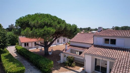 Maison 10 pièces 238 m² · à Saint-Pierre-d'Oléron · 238 m² · 1 312 500 €