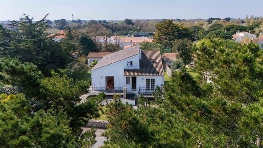 Maison 10 pièces 175 m² · à La Brée-les-Bains · 175 m² · 847 600 €
