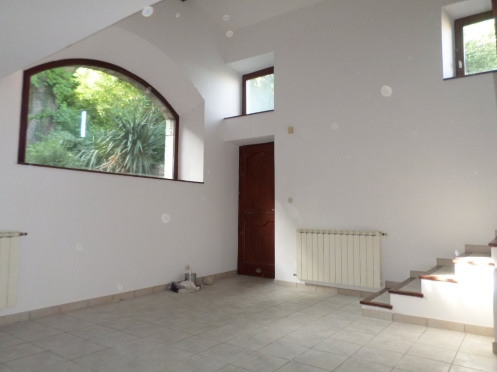 Appartement à louer, 82m², Rochemaure