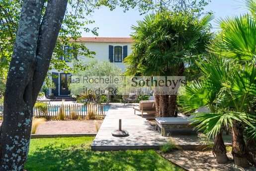 Maison 17 pièces 715 m² · à Aigrefeuille-d'Aunis · 715 m² · 2 730 000 €