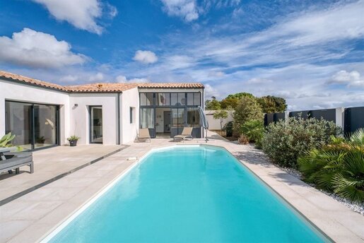 Maison 6 pièces 202 m² · à Croix-Chapeau · 202 m² · 849 000 €