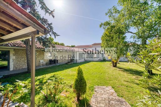 8 pièces 338 m² · à Lagord · 338 m² · 1 942 500 €