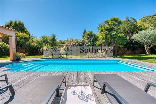 Maison 8 pièces 260 m² · à Lagord · 260 m² · 1 155 000 €