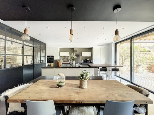 Maison 7 pièces 212 m² · à Lissieu · 212 m² · 629 000 €