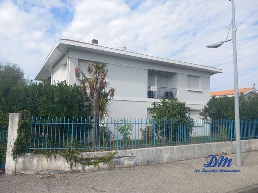 Maison 9 pièces 341 m² · à Arès · 341 m² · 988 000 €