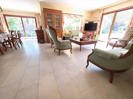 Maison 9 pièces 246 m² · à Le Rheu · 246 m² · 565 000 €