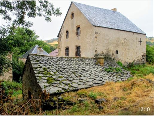 Maison 2 pièces 100 m² · à La Chapelle-Marcousse · 100 m² · 49 000 €