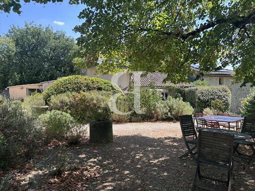 Maison 10 pièces 370 m² · à Nyons · 370 m² · 990 000 €