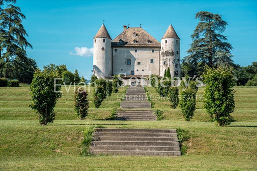 Maison 19 pièces 1204 m² · à Lully · 1 204 m² · 7 900 000 €