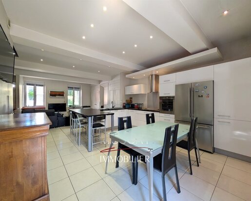 5 pièces 176 m² · à Le Péage-de-Roussillon · 176 m² · 235 000 €