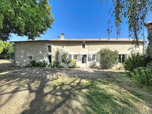 Maison 4 pièces 144 m² · à Tocane-Saint-Apre · 144 m² · 220 000 €