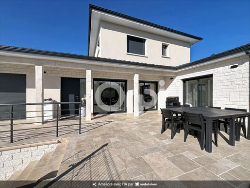 Maison 5 pièces 190 m² · à Boulazac Isle Manoire · 190 m² · 699 990 €