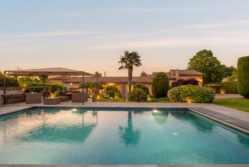 Maison 10 pièces 360 m² · à Limonest · 360 m² · 1 385 000 €