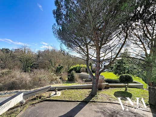 Maison 7 pièces 197 m² · à Dardilly · 197 m² · 750 000 €