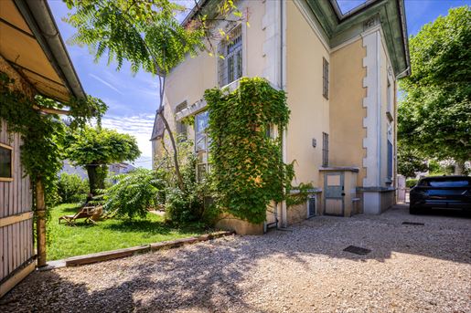 Maison 11 pièces 174 m² · à Aix-les-Bains · 174 m² · 1 140 000 €
