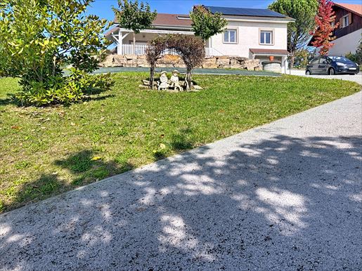 Maison 5 pièces 142 m² · à Le Pont-de-Beauvoisin · 142 m² · 458 000 €