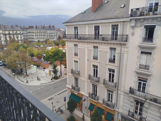 4 pièces 89 m² · à Grenoble · 89 m² · 365 000 €