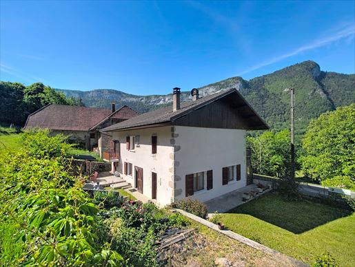 Maison 6 pièces 145 m² · à Allèves · 145 m² · 349 000 €