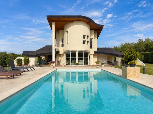 Maison 7 pièces 216 m² · à Péronnas · 216 m² · 655 000 €
