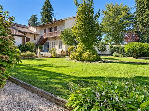 Maison 6 pièces 181 m² · à Bourg-en-Bresse · 181 m² · 430 000 €