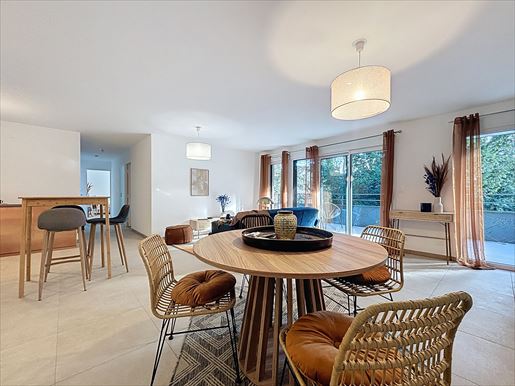 5 pièces 99 m² · à Bourg-en-Bresse · 99 m² · 365 000 €