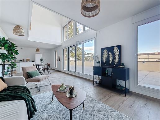 5 pièces 123 m² · à Bourg-en-Bresse · 123 m² · 439 000 €