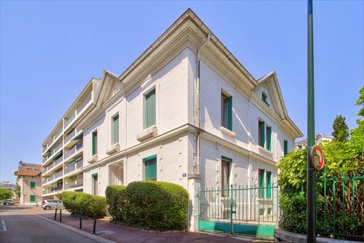 Maison 9 pièces 340 m² · à Aix-les-Bains · 340 m² · 1 250 000 €