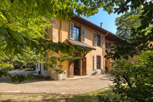 Maison 8 pièces 270 m² · à Chambéry · 270 m² · 750 000 €