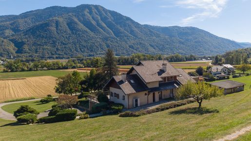 Maison 8 pièces 173 m² · à Châteauneuf · 173 m² · 499 000 €