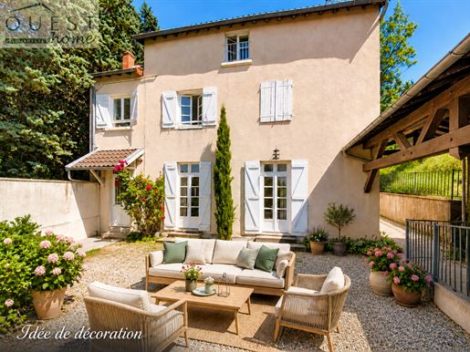 Maison 10 pièces 250 m² · à Charbonnières-les-Bains · 250 m² · 695 000 €