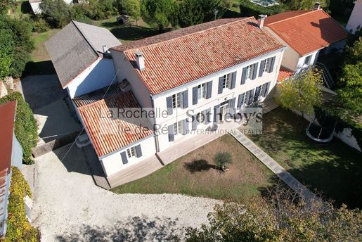 Maison 7 pièces 260 m² · à La Rochelle · 260 m² · 1 029 000 €