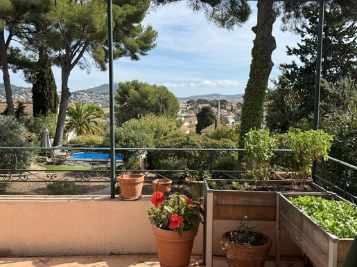 Maison 4 pièces 140 m² · à Sanary-sur-Mer · 140 m² · 1 280 000 €
