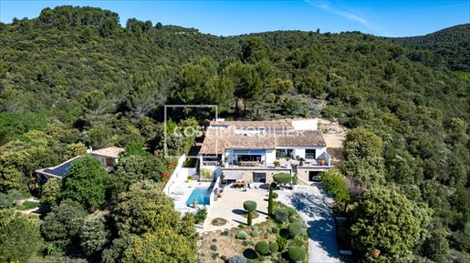 Maison 10 pièces 413 m² · à Oraison · 413 m² · 1 260 000 €