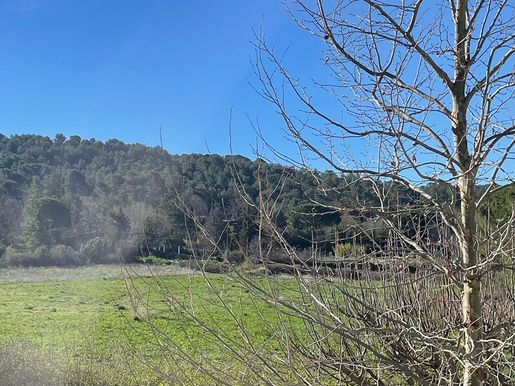 Terrain, terrain 5000 m² — Aix-en-Provence (Bouches-du-Rhône) · 3 600 000 €