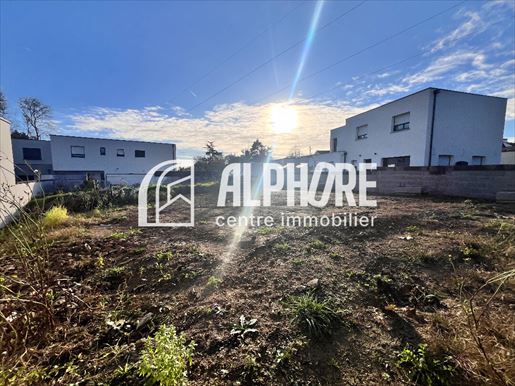 Terrain 379 m² · à Couëron · 379 m² · 142 000 €